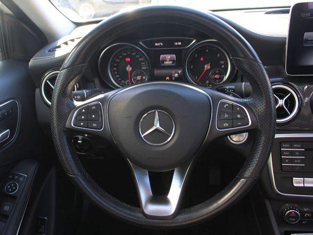 MERCEDES-BENZ GLA 200 d Automatic 4Matic NIght Edition