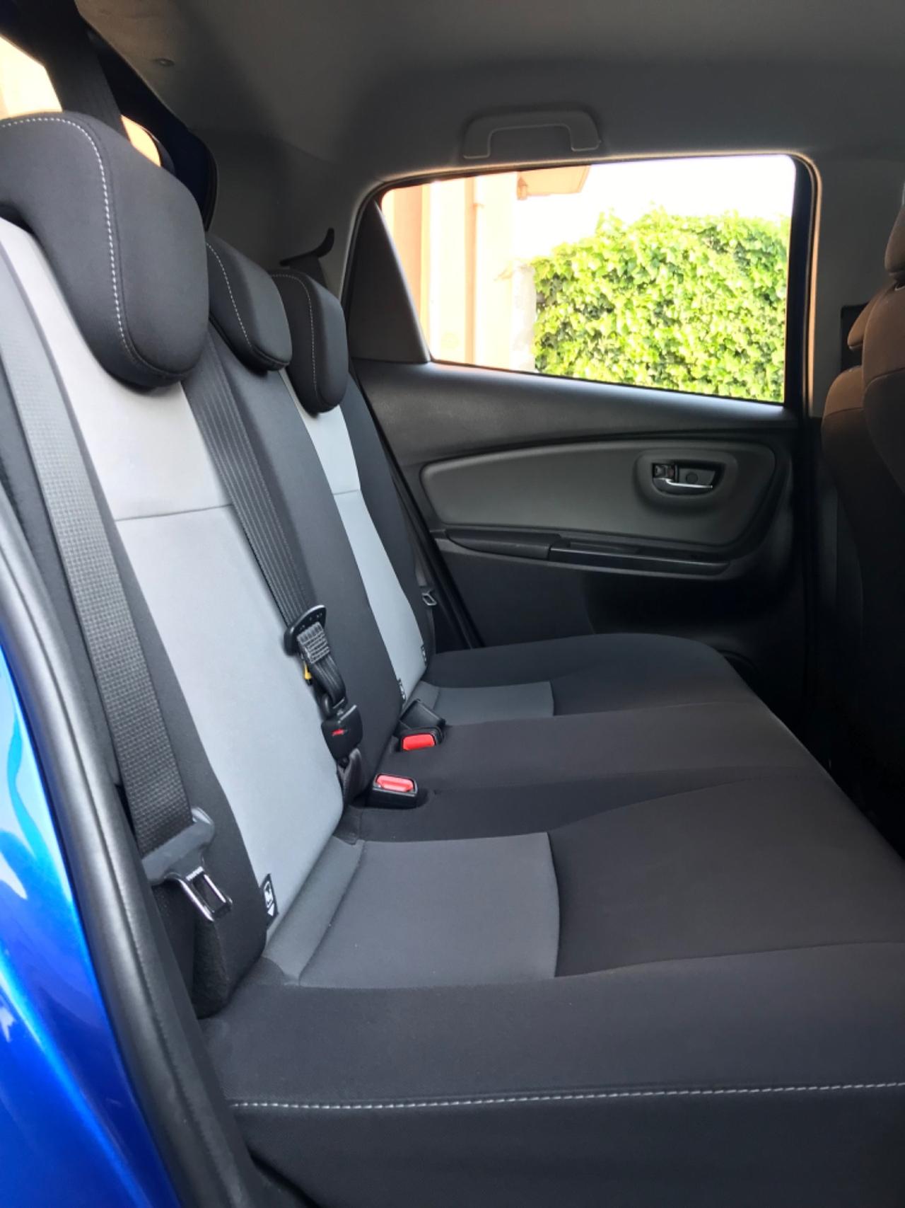 Toyota Yaris 1.5 Hybrid 5 porte Lounge Stupenda Doppio Treno Gomme
