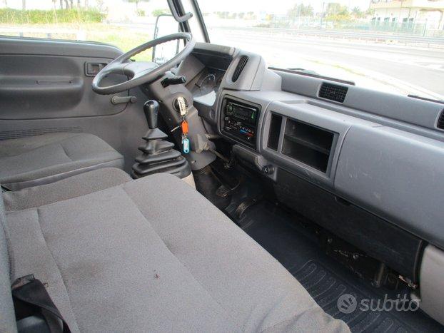 Nissan Cabstar 3000 TDI GRU STERN 025 4 SFILI+CAS
