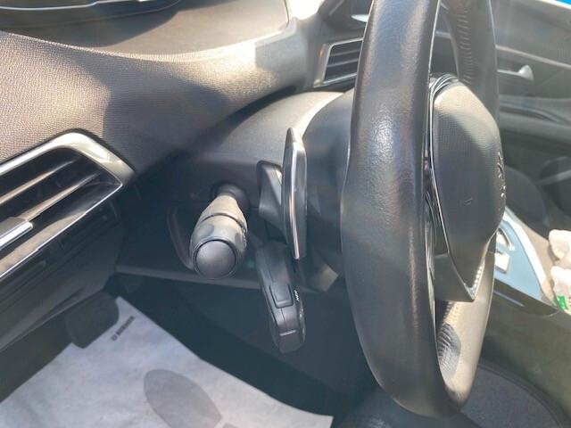 Peugeot 3008 BlueHDi 130 S&S EAT8 Active Pack LED