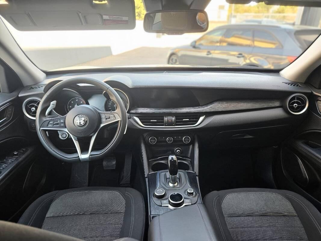 Alfa Romeo Stelvio 2.2 t Sport Tech rwd 160cv auto