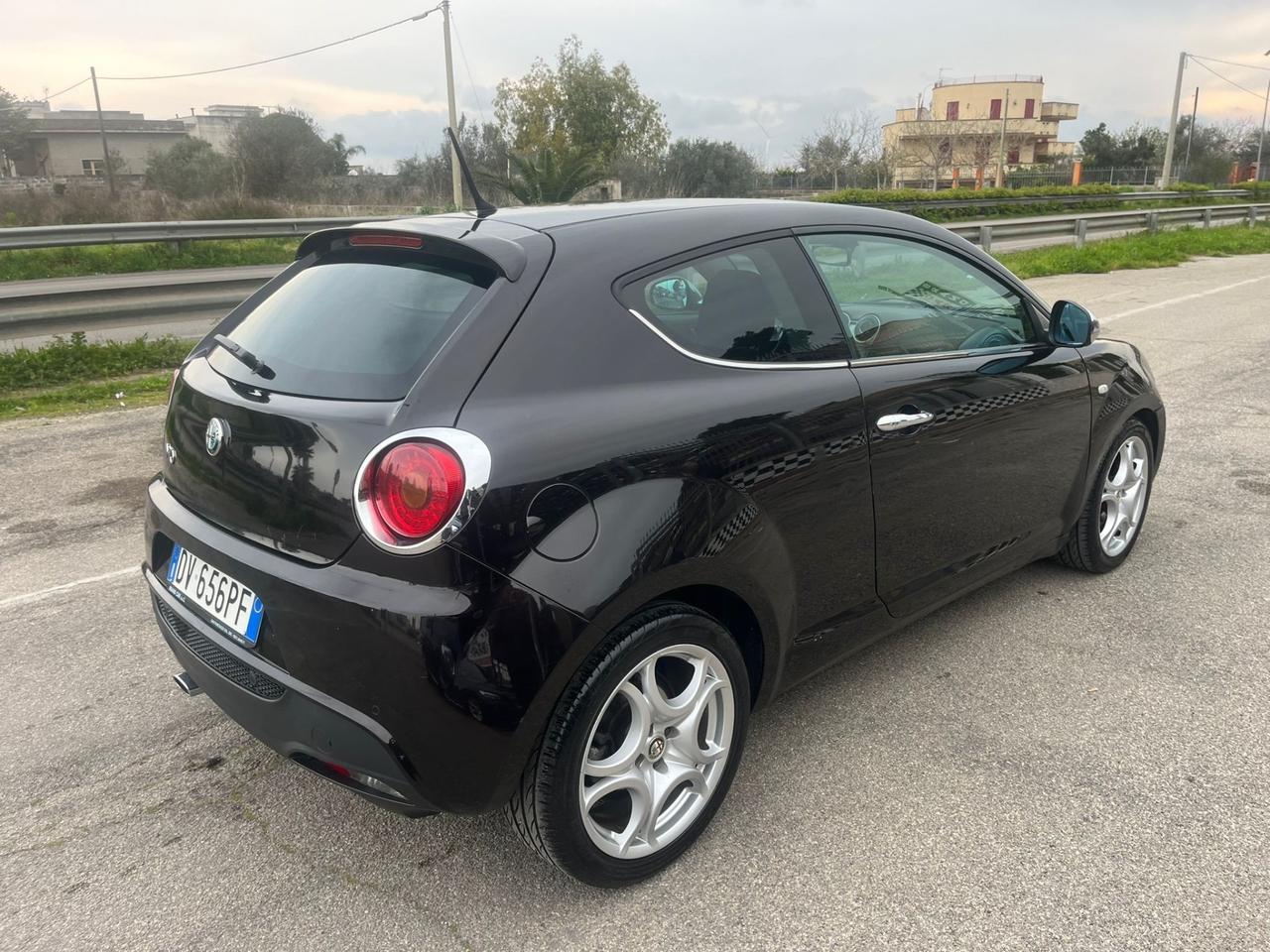 Alfa Romeo MiTo 1.6 JTDDistinctive Sport Pack Unipro 2009