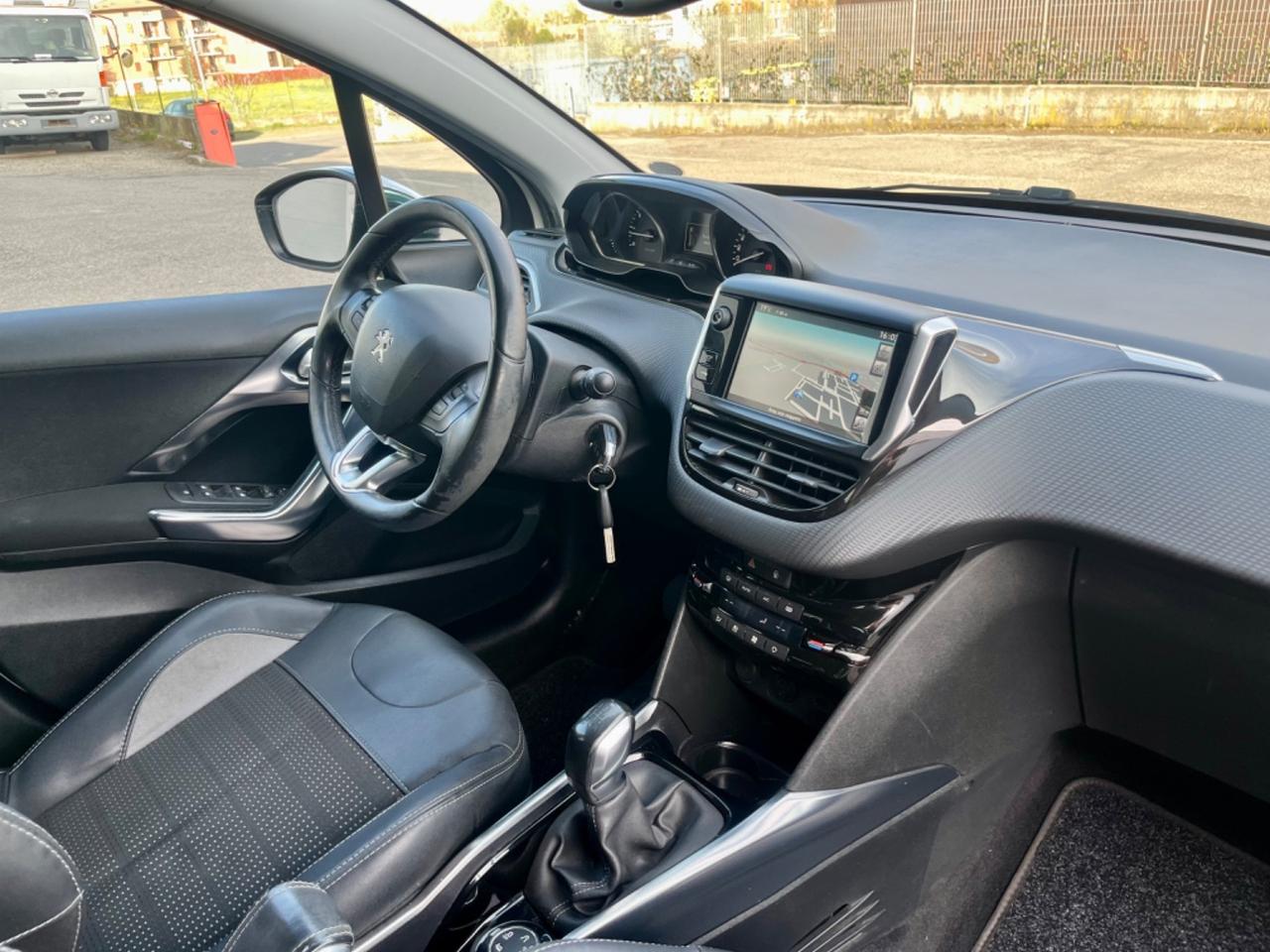 Peugeot 2008 1.6benz 2014 141.000km tagliandati