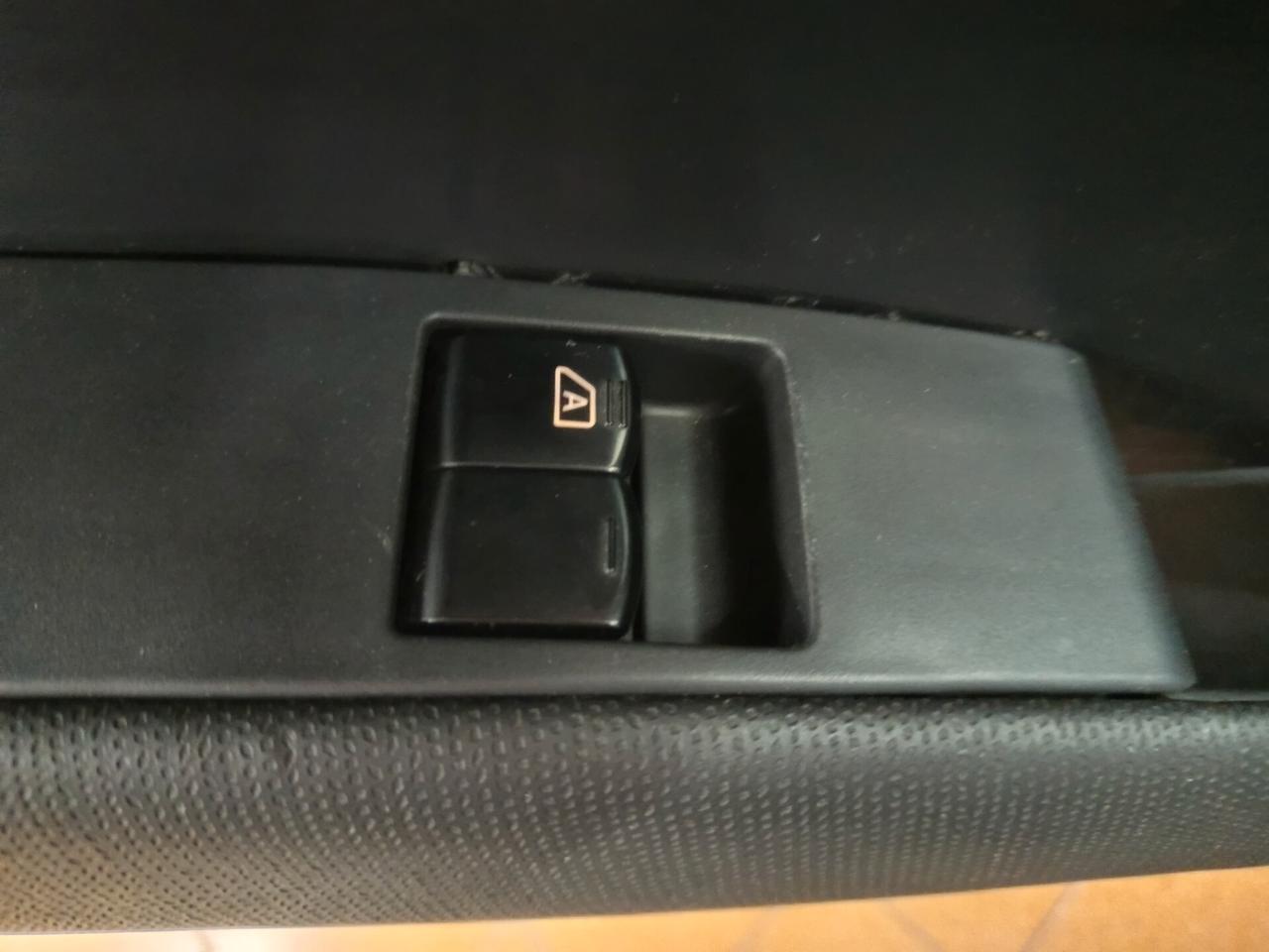 Nissan Micra 1.2 benzina, 100 mil chilometri ok neopatentati.