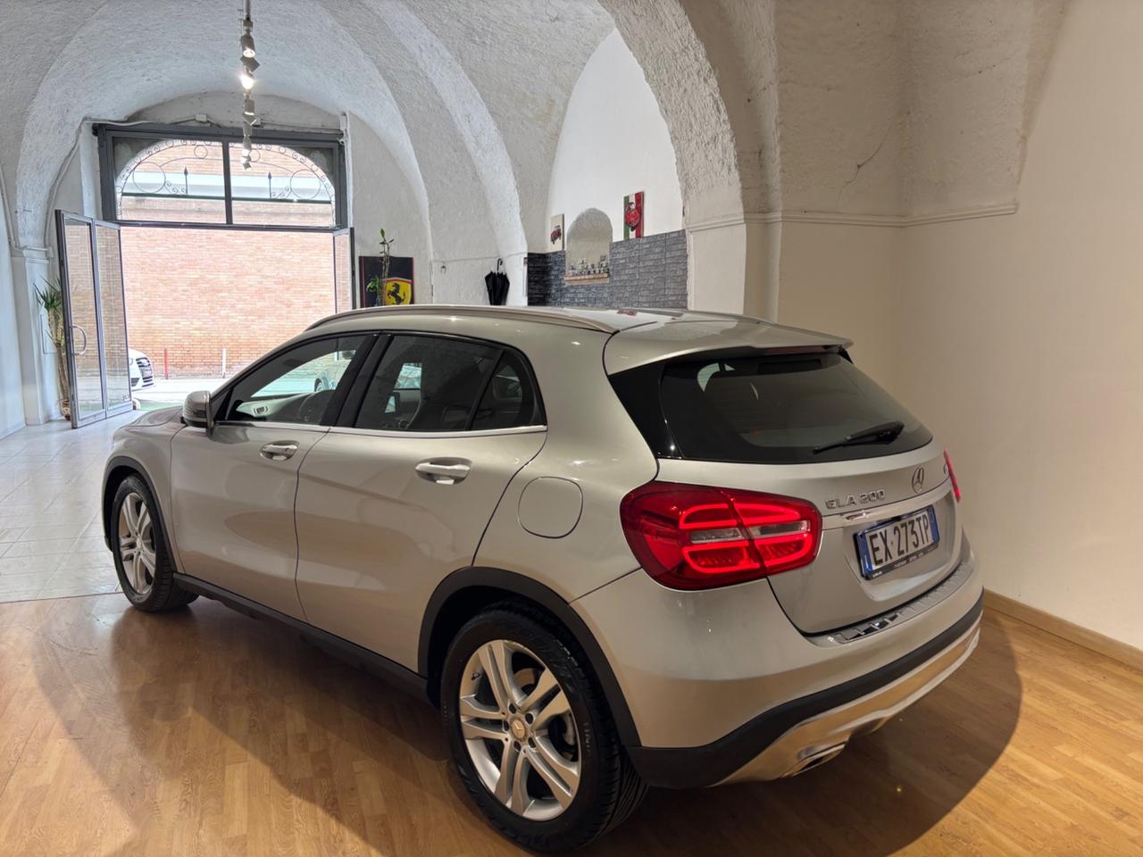 Mercedes-benz GLA 200d Premium