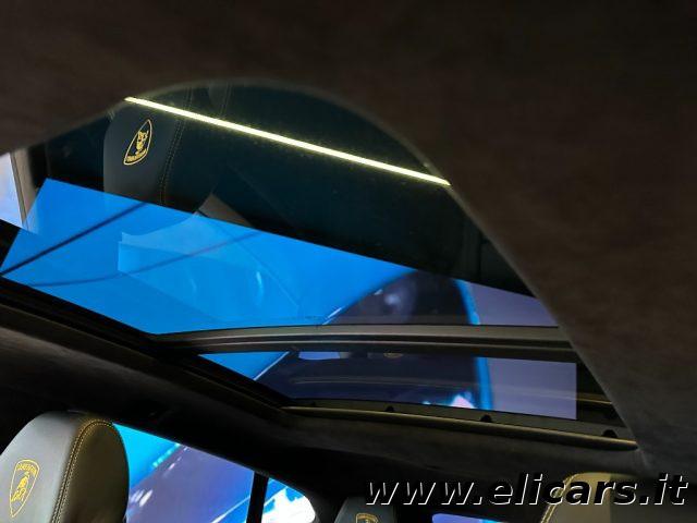 LAMBORGHINI Urus 4.0