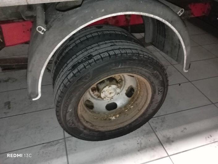 FORD TRANSIT RIBALTABILE TRILATERALE GEMMELLATO DEL 2005 IVA