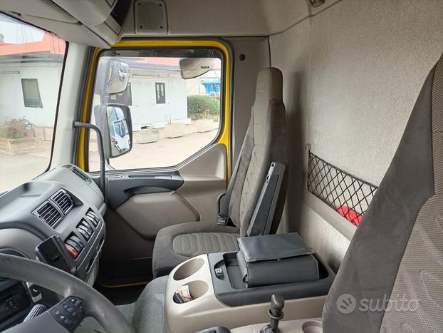 DAF LF 55 280 centina e sponda caricatrice