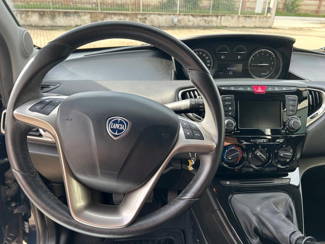 Lancia Ypsilon 1.0 FireFly 5 porte S&S Hybrid Ecochic Gold