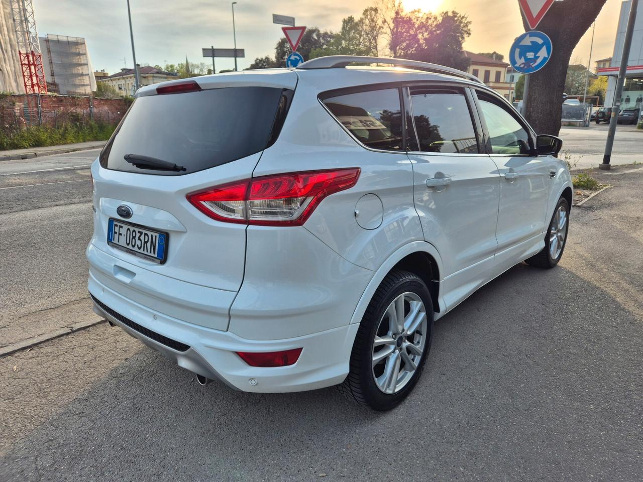 Ford Kuga 2.0 TDCI 150 CV S&S 4WD Powershift Titanium