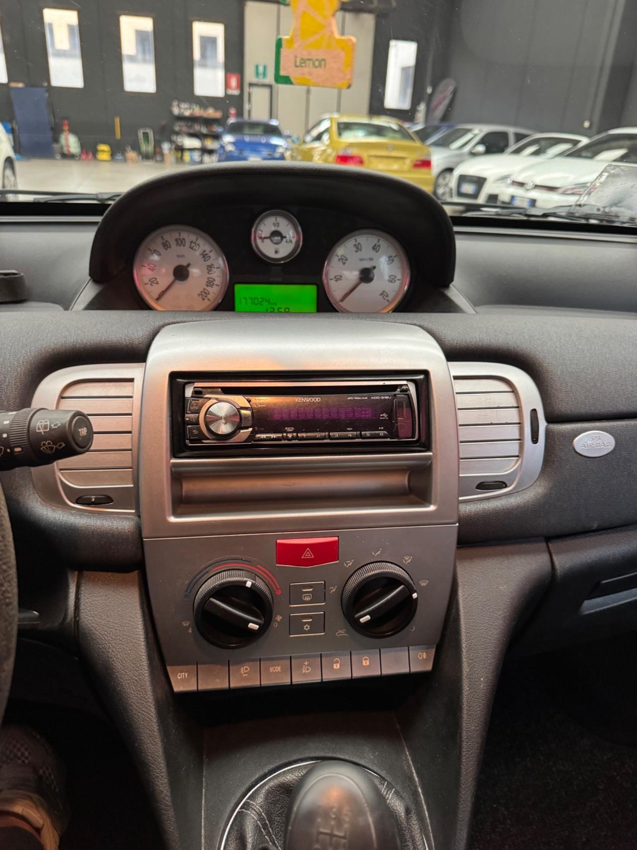 Lancia Ypsilon 1.2 69 CV 5 porte S&S Gold