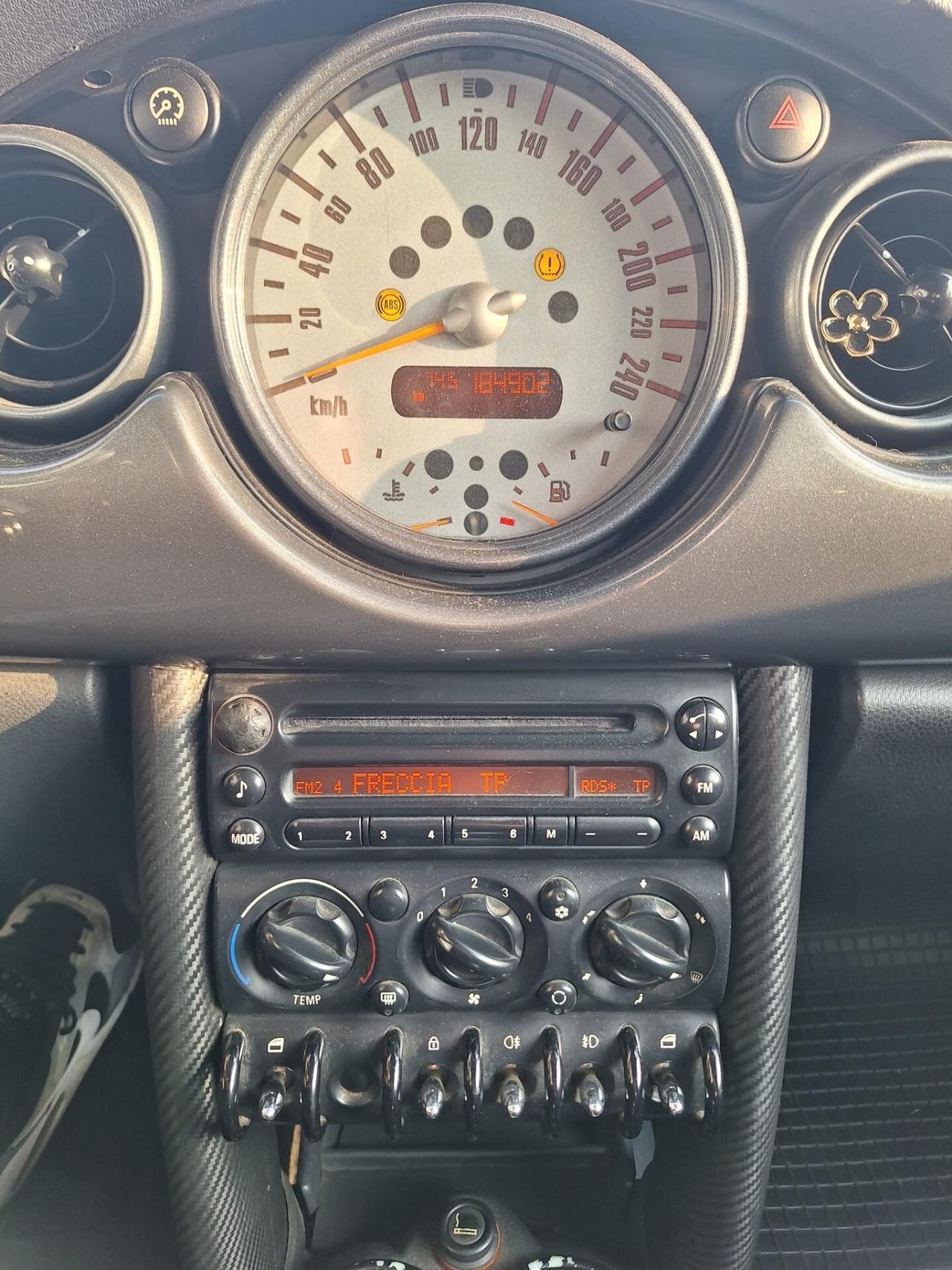 Mini One DE LUXE 1.6b 16v euro 4