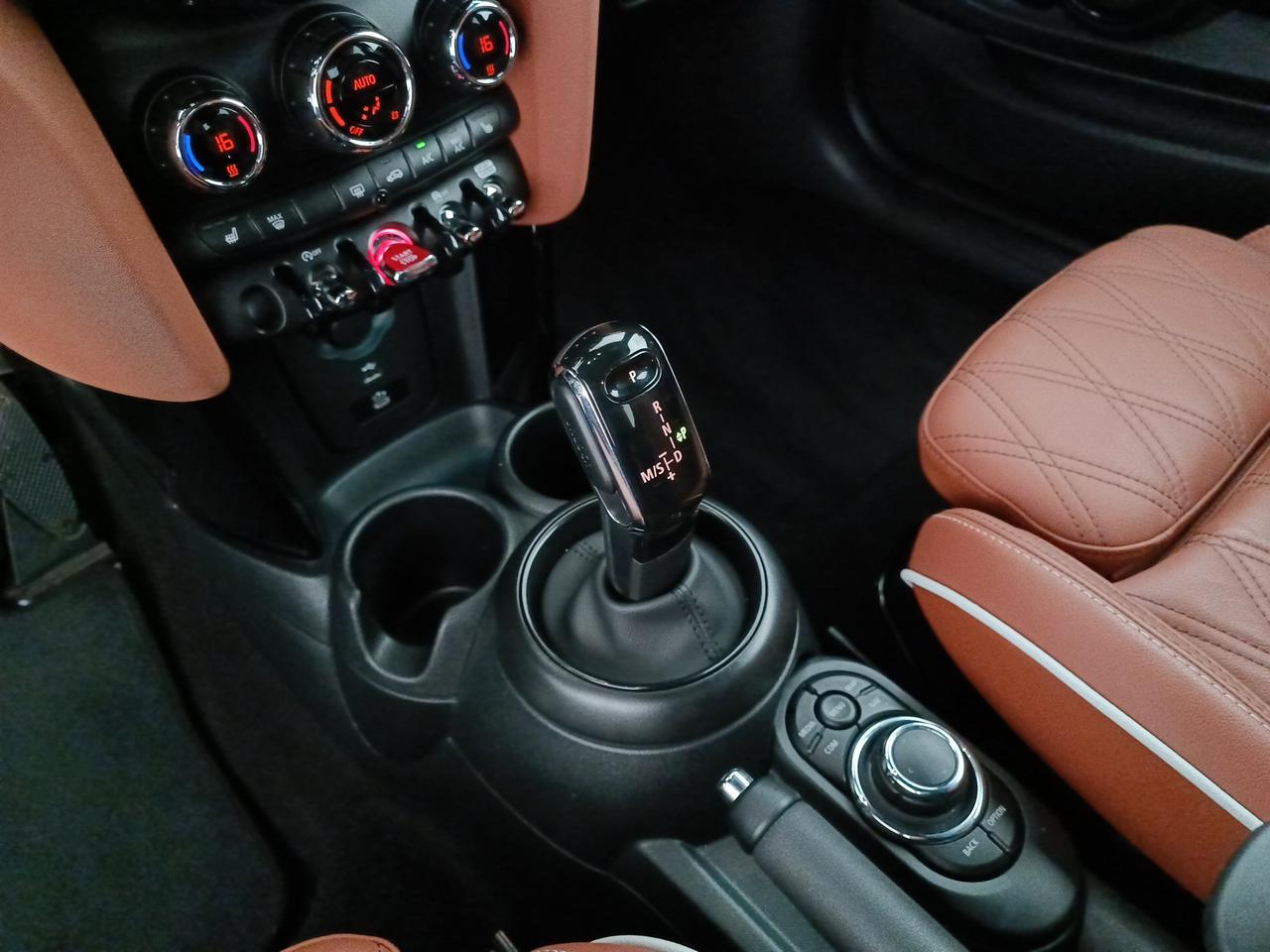 MINI Mini IV F56 2021 3p - Mini 3p 1.5 Cooper Yours Premium Plus Package auto