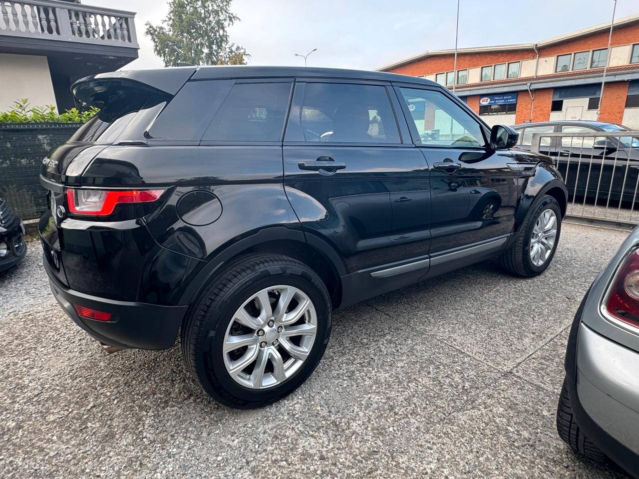 Land Rover Range Rover Evoque 2.0 TD4 4x4 Auto F1 – 2019 – 90.000 KM – Navigatore – Pari al Nuovo!