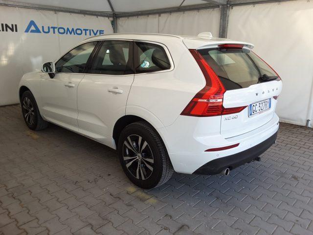 VOLVO XC60 B4 (d) AWD Geartronic Momentum *GANCIO TRAINO*