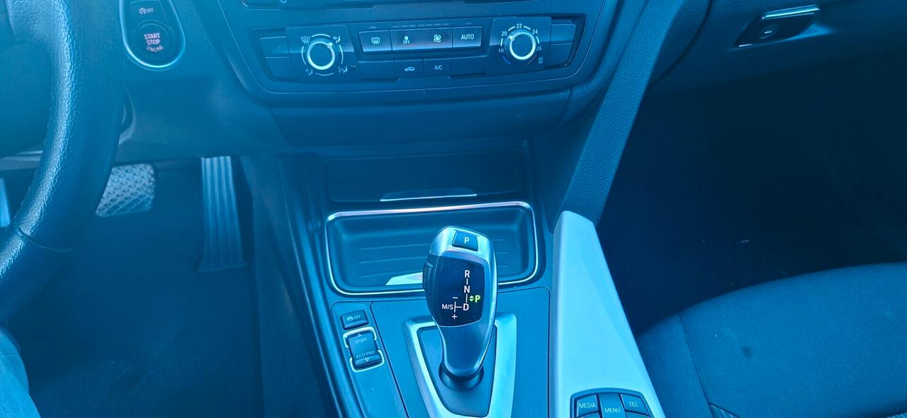 BMW 318D TOURING LUXURU CON CAMBIO AUTOMATICO