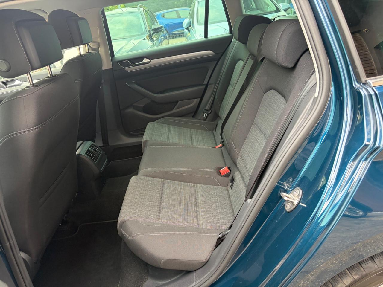 Volkswagen Passat Variant 2.0 TDI SCR EVO DSG Business