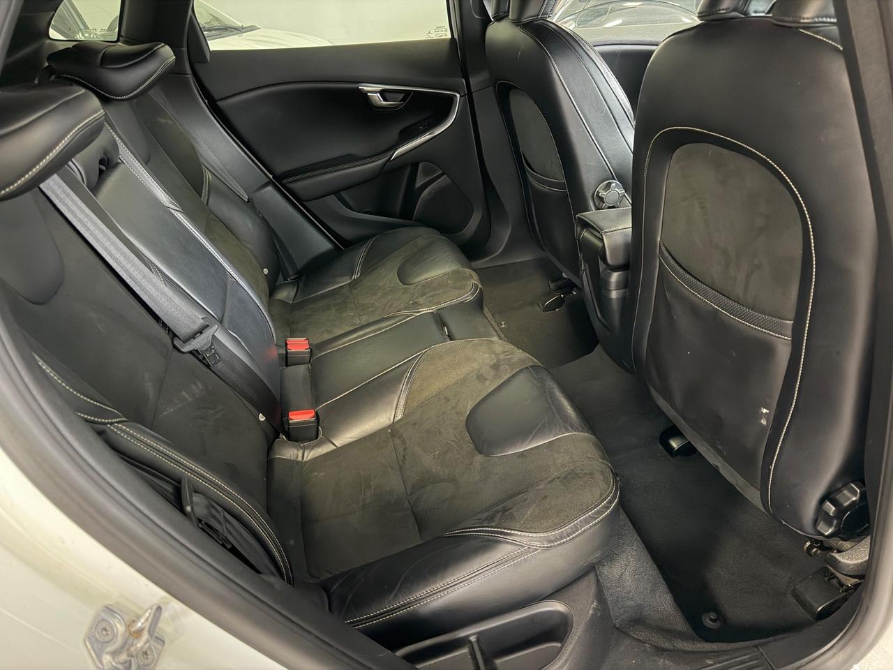 Volvo V40 D3 R-design Momentum