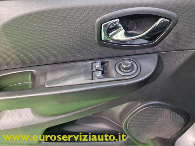 RENAULT Clio 1.2 75CV 5 porte Wave