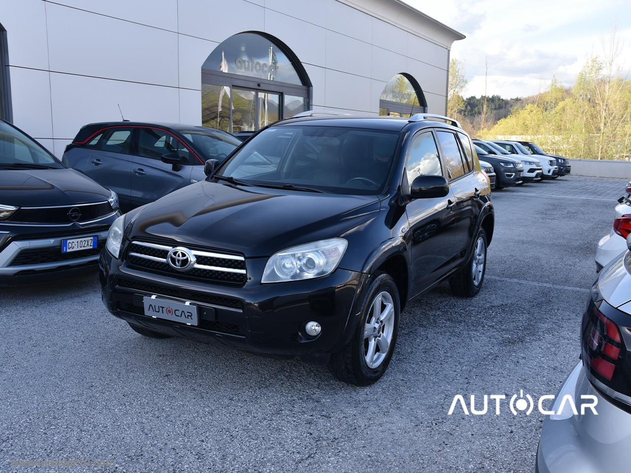 TOYOTA RAV4 2.2 D-4D 177 CV Luxury