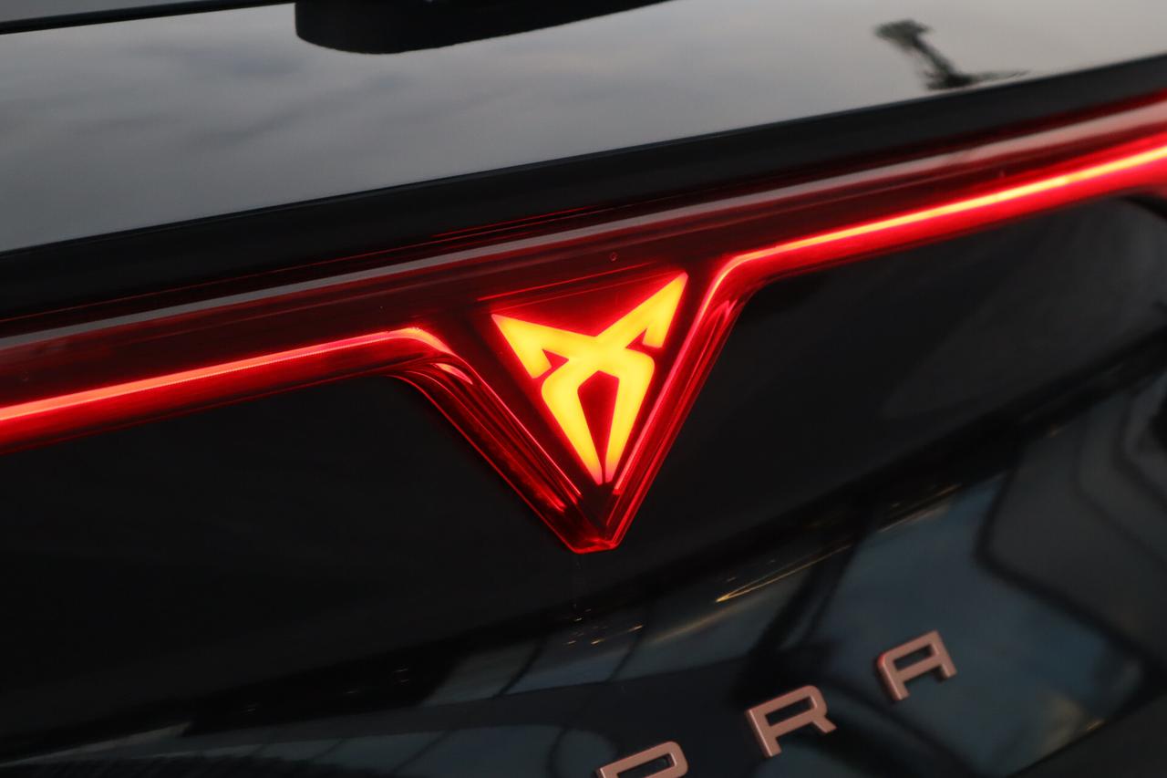 Cupra Leon Sportstourer 1.5 eTSI Hybrid 150 CV DSG