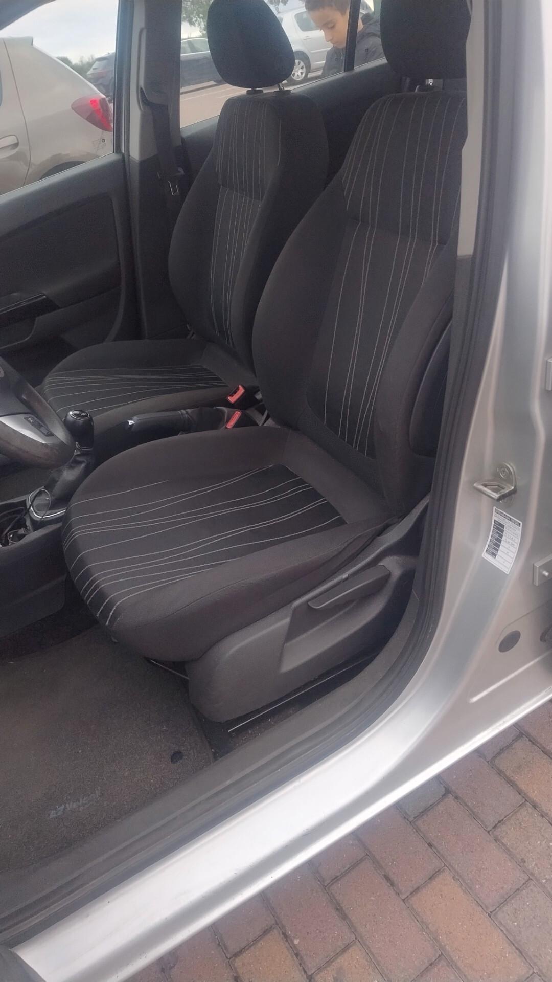 Opel Corsa 1.4 16V 5 porte Cosmo