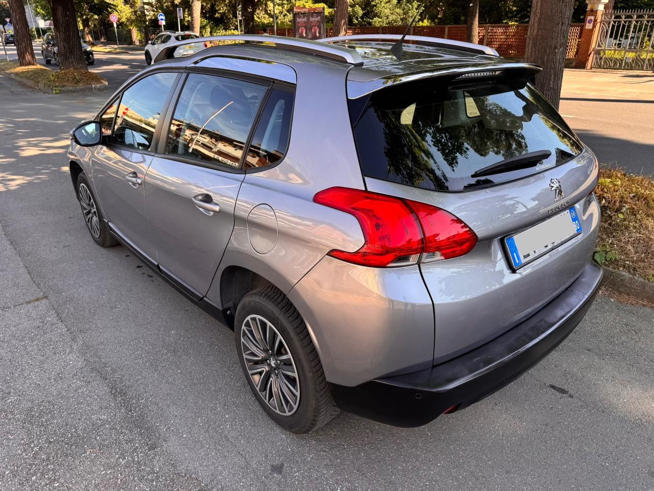 Peugeot 2008 1.2 82CV neopaten garanzia 12 mesi