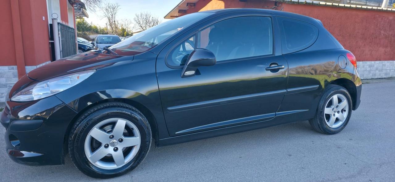 Peugeot 207 1.4 8V 75CV 3p. ONE Line neopatentati
