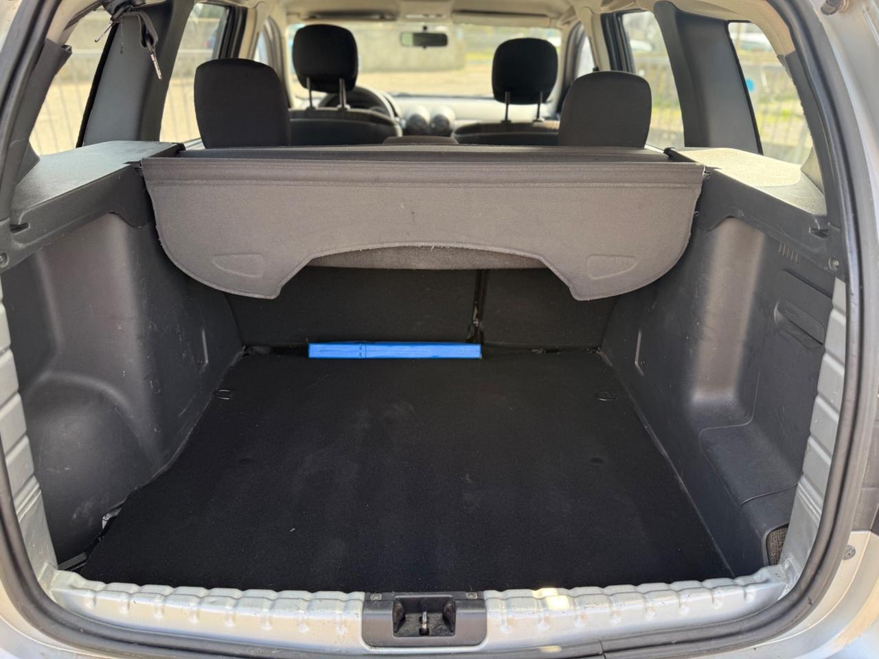 Dacia Duster 1.6 GPL DI SERIE 2032 GANCIO NEOPATENTATU