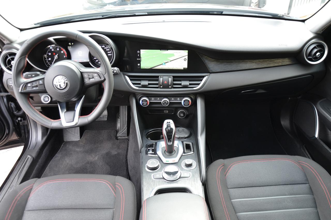 Alfa Romeo Giulia 2.0 TURBO 200CV AT8! Prezzo vero senza vincoli Unipro, fatturabile e italiana Garanzia 12 mesi inclusa!