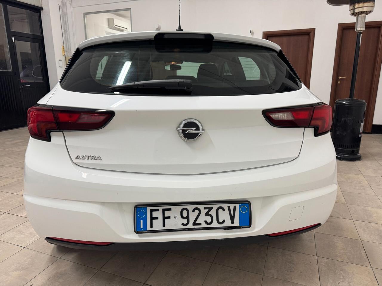 Opel Astra 2016 1.4 BENZINA Ecotec 5 porte Elective