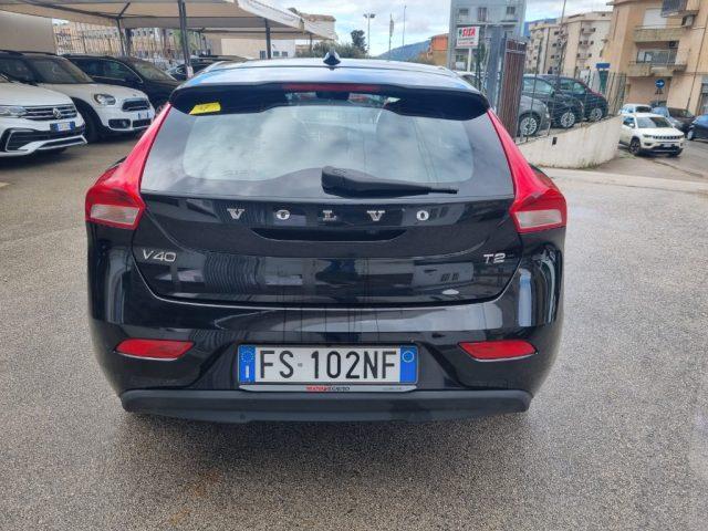 VOLVO V40 Plus