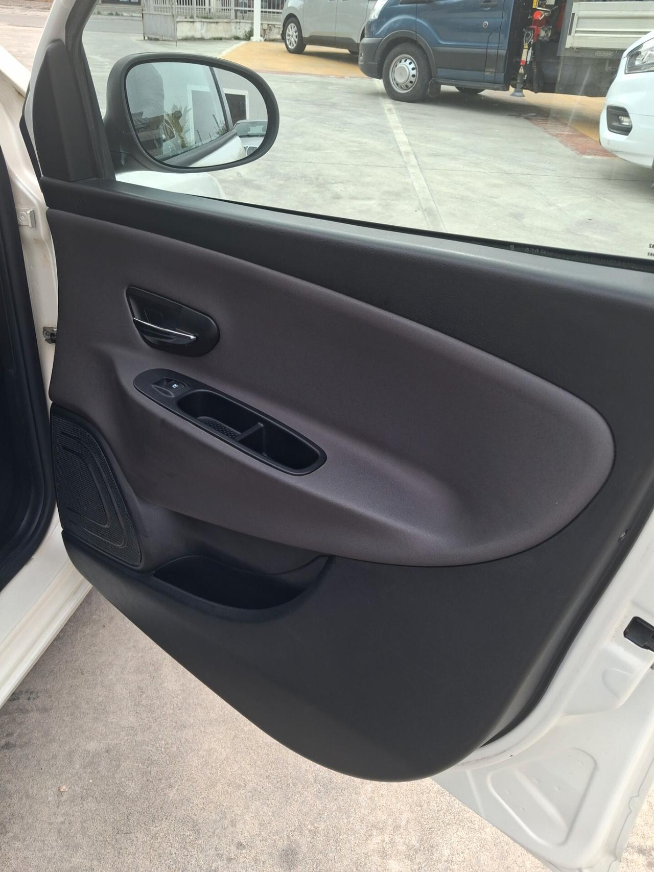 Lancia Ypsilon 0.9 TwinAir 85 CV Cambio Automatico