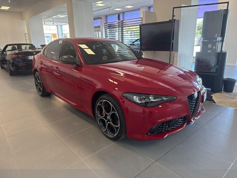 Alfa Romeo Giulia 2023 2.0 t Competizione Q4 280cv auto
