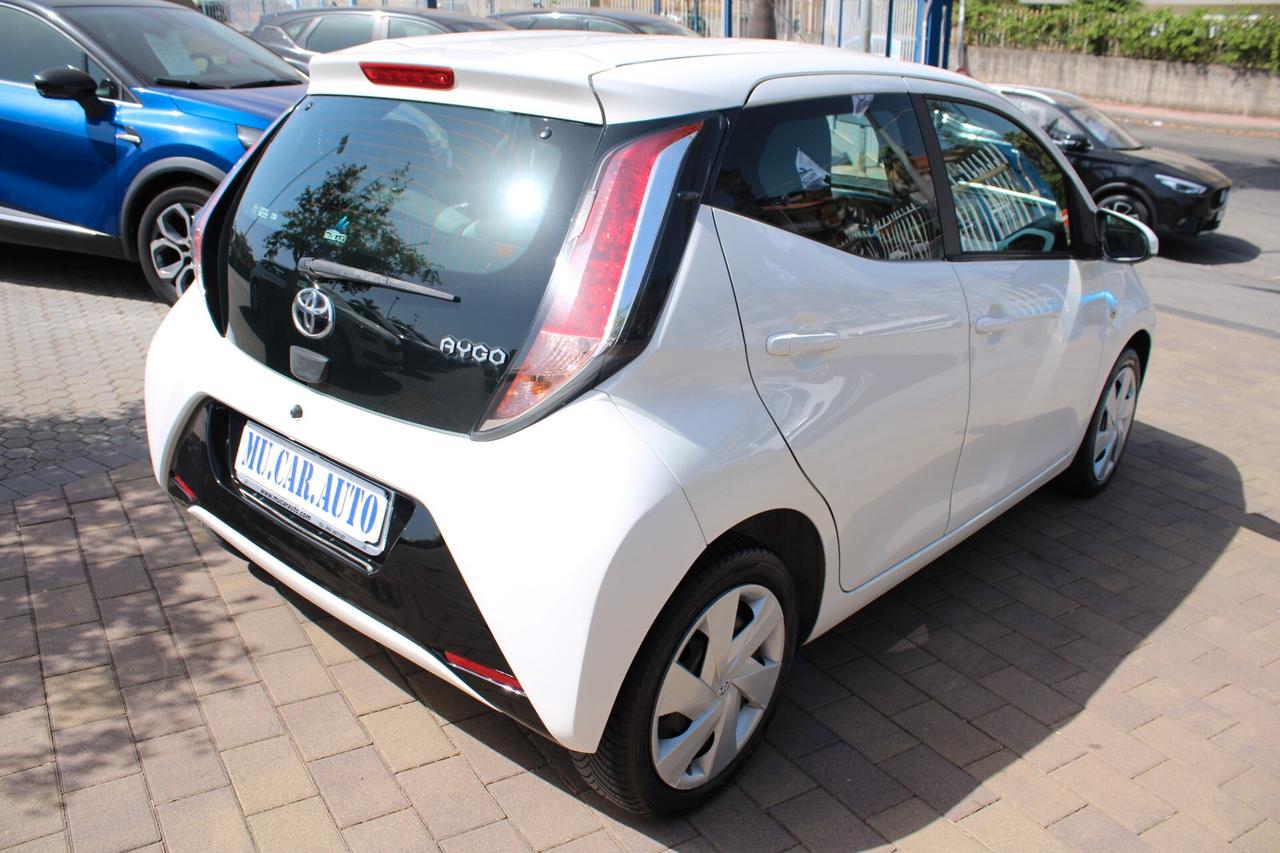 Toyota Aygo 1.0 VVT-i 69 CV 5 porte x-play