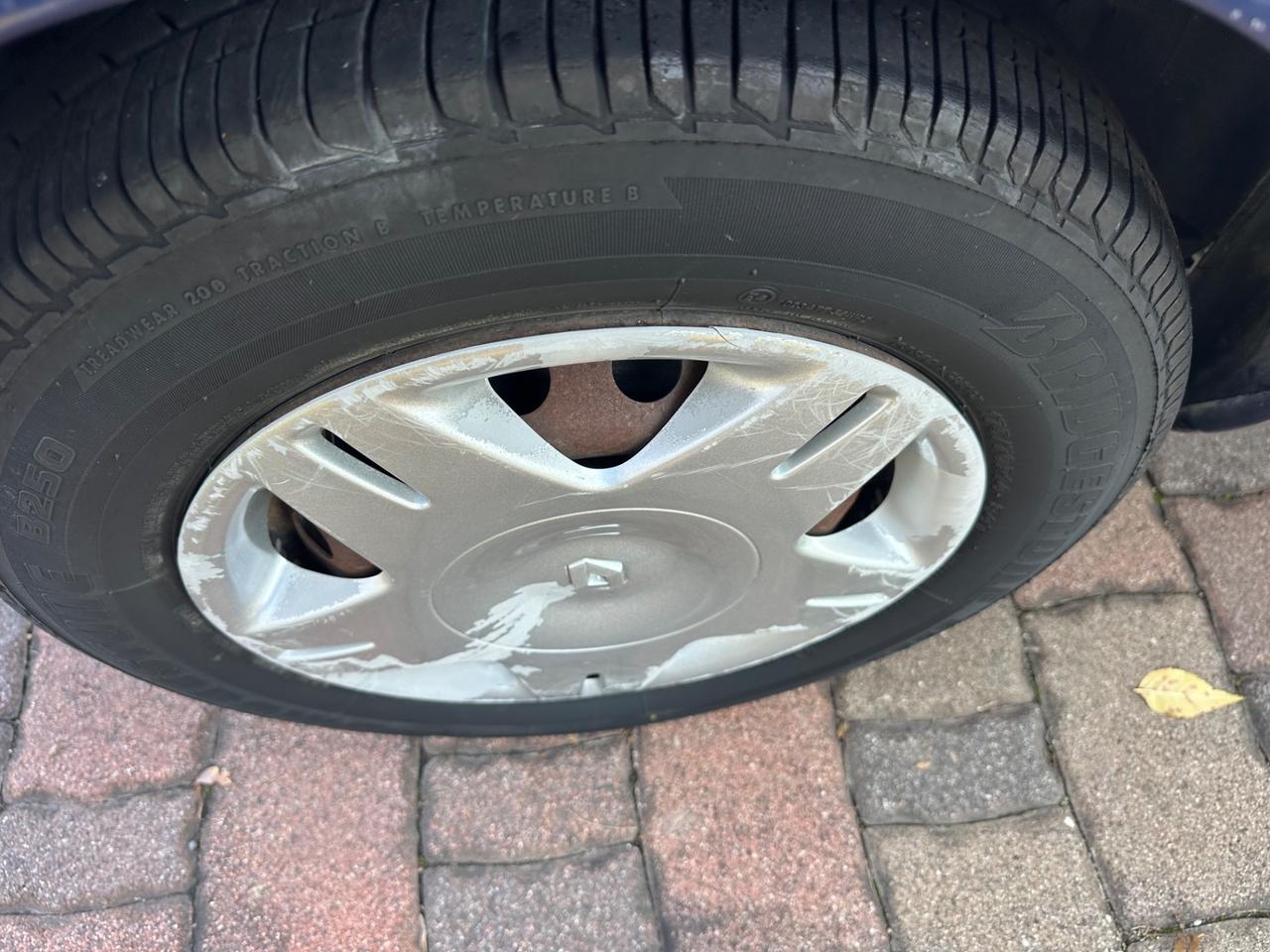 Renault Clio 1.2 benz 2003 Neopatentati