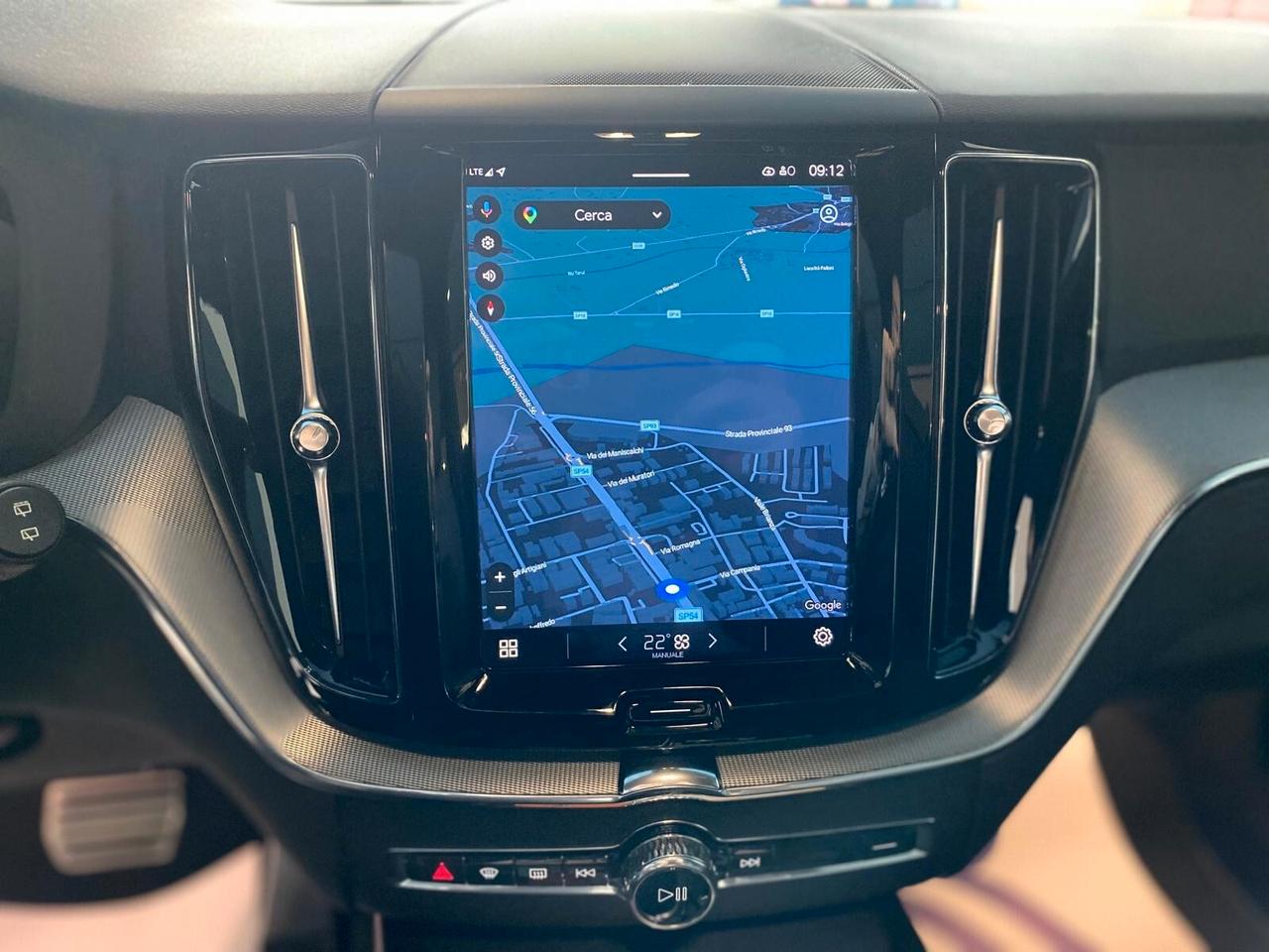 Volvo XC 60 XC60 B4 (d) AWD automatico Plus Dark