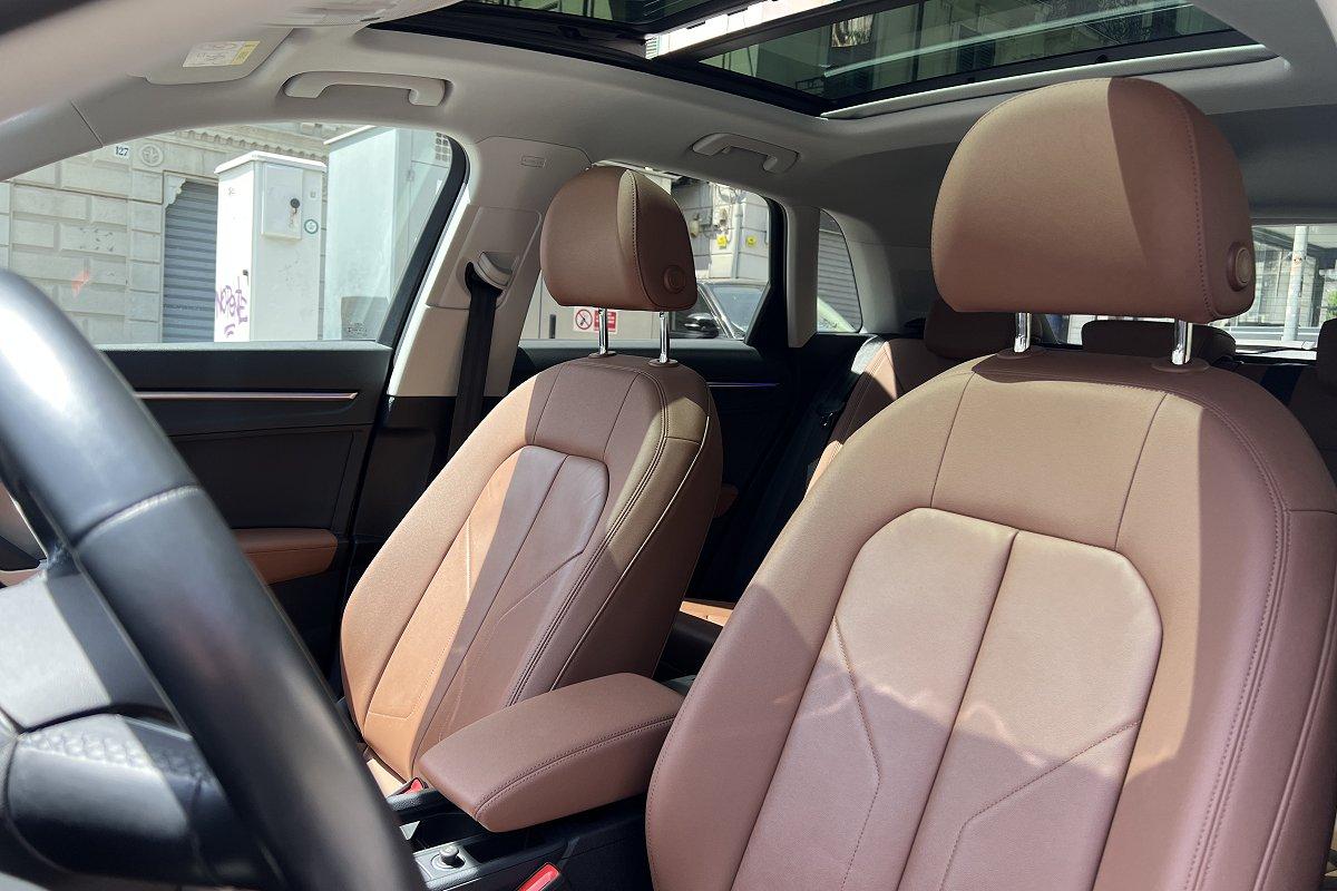 AUDI Q3 35 TFSI Business Advanced
