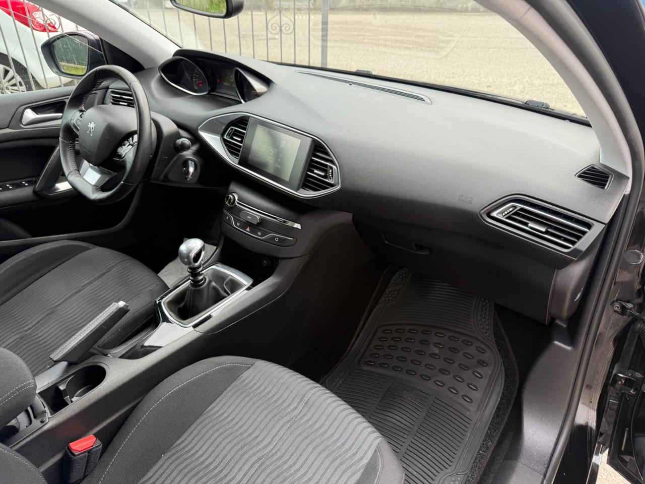 Peugeot 308 1.6 e-HDi Diesel 6MARCE POCHI KM