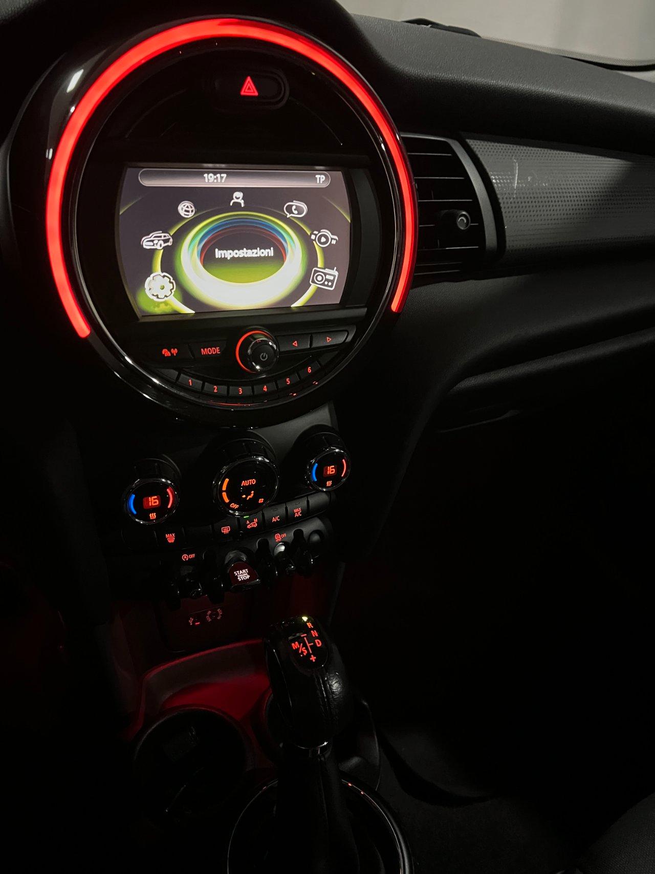 Mini 3 Porte Cooper D 1.5 D. 3P CAMBIO AUTOMATICO