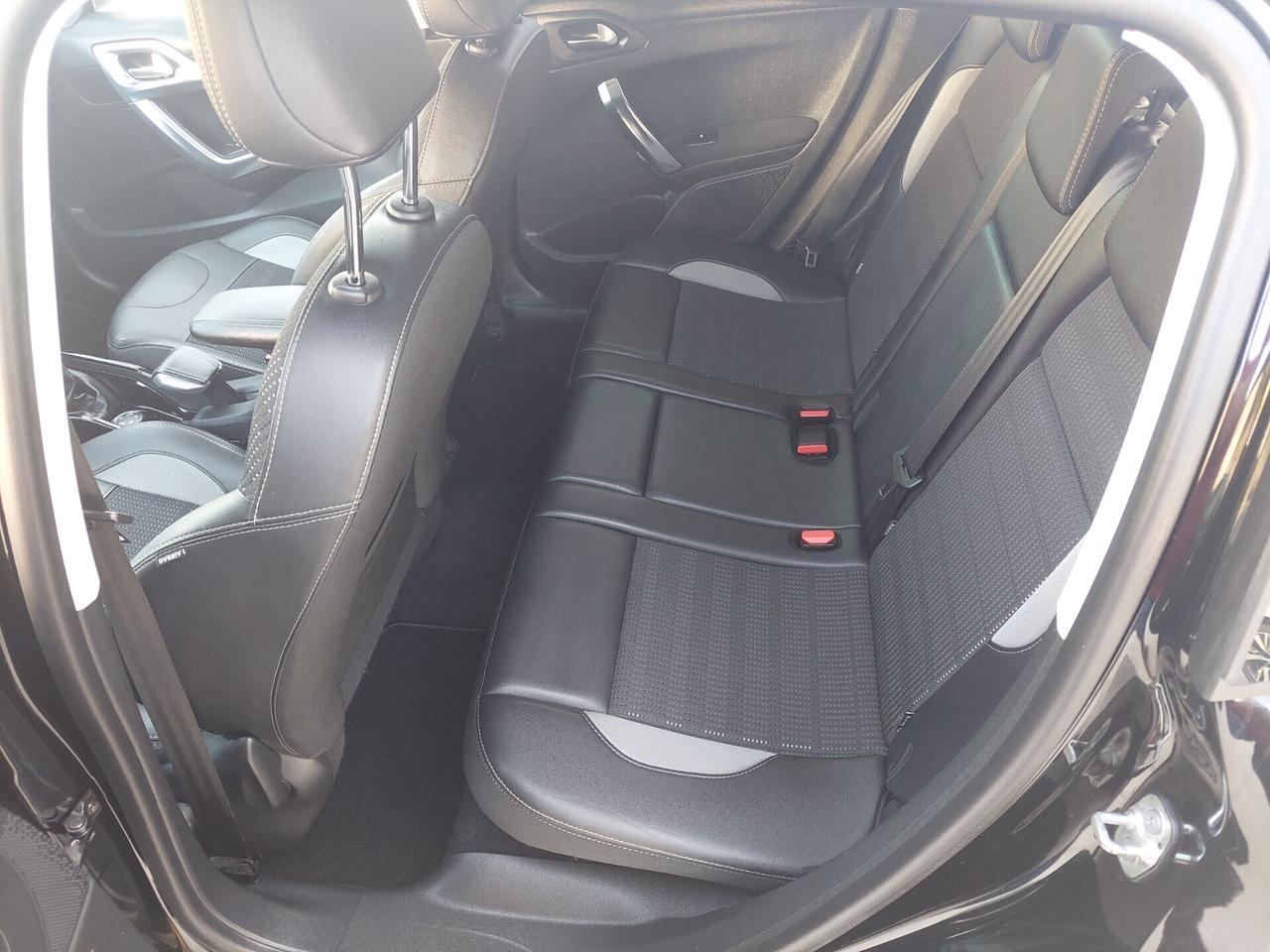 Peugeot 2008 BlueHDi 100 Allure SOLI 96.000KM