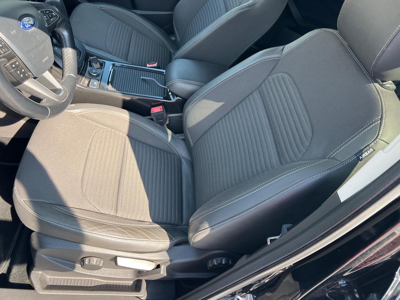 Ford Kuga 1.5 TDCI 120 CV S&S 2WD Powershift Edition