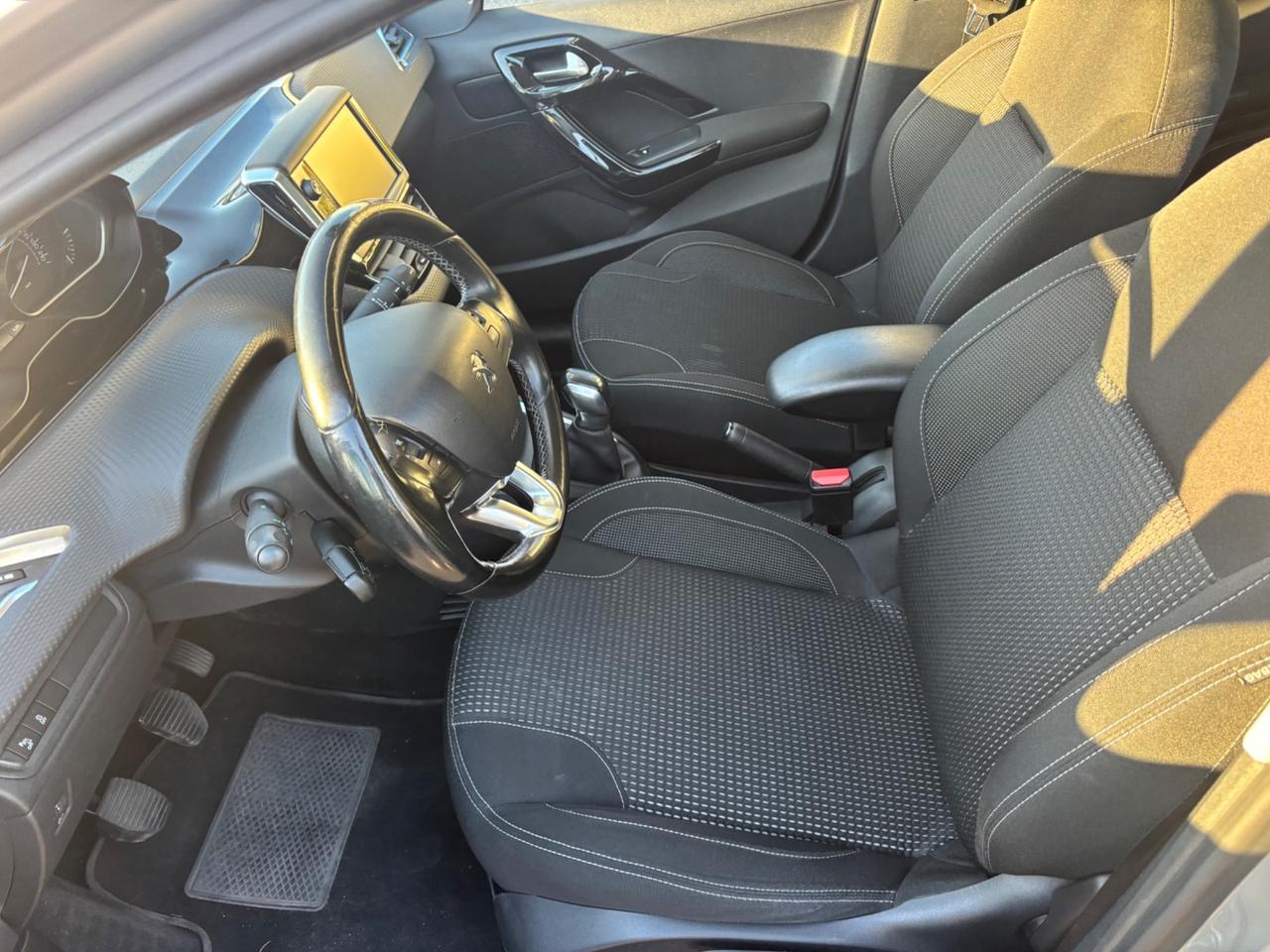 Peugeot 208 PureTech 82 5 porte Allure