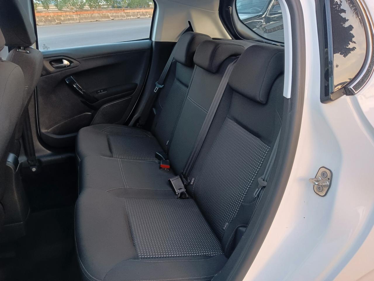 Peugeot 208 BlueHDi 100 5 porte Allure