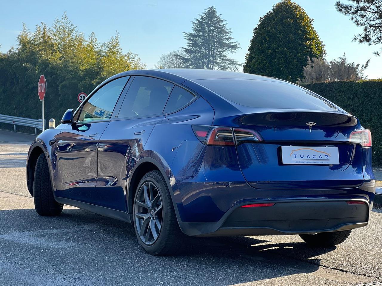 Tesla Model Y Single Motor rwd- cerchi da 20"- autopilot