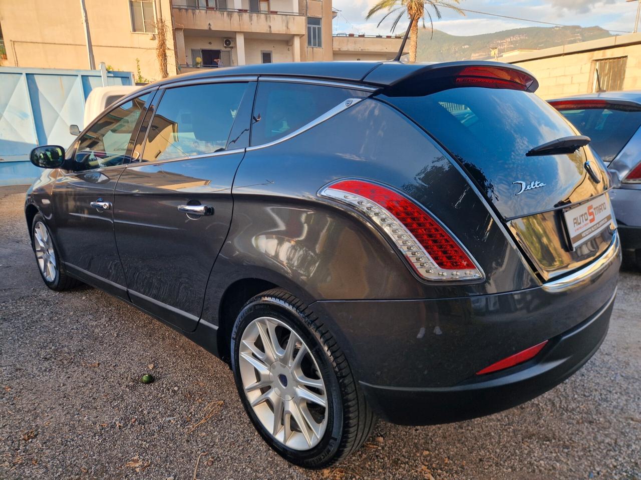 Lancia Delta 1.6 MJT DPF 105 CV Gold-2011