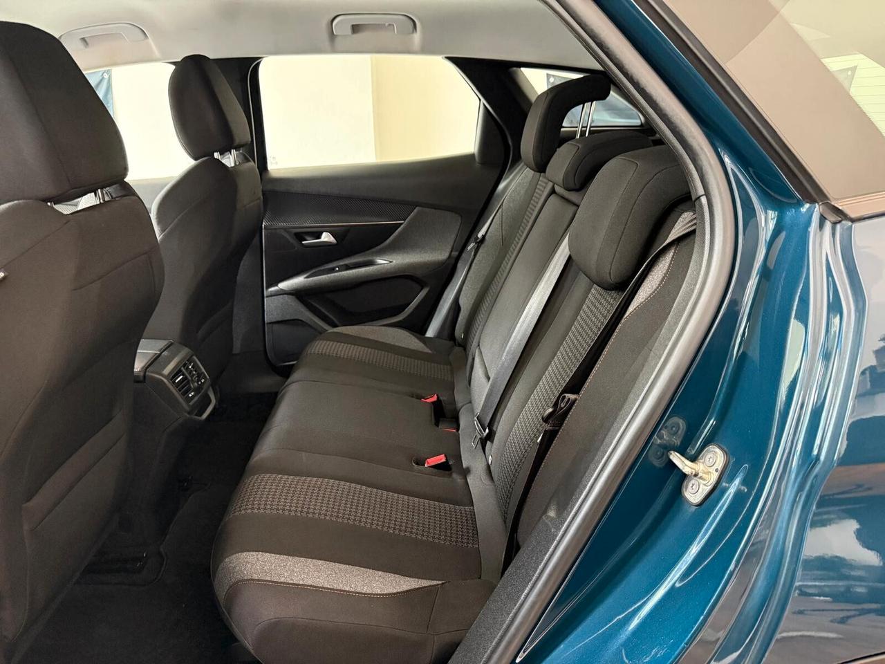 Peugeot 3008 BlueHDi 130 S&S EAT8 Active Business