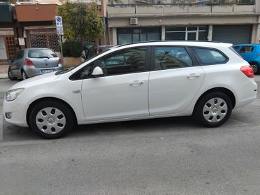 OPEL ASTRA 1.4 SW CON TESTATA BRUCIATA