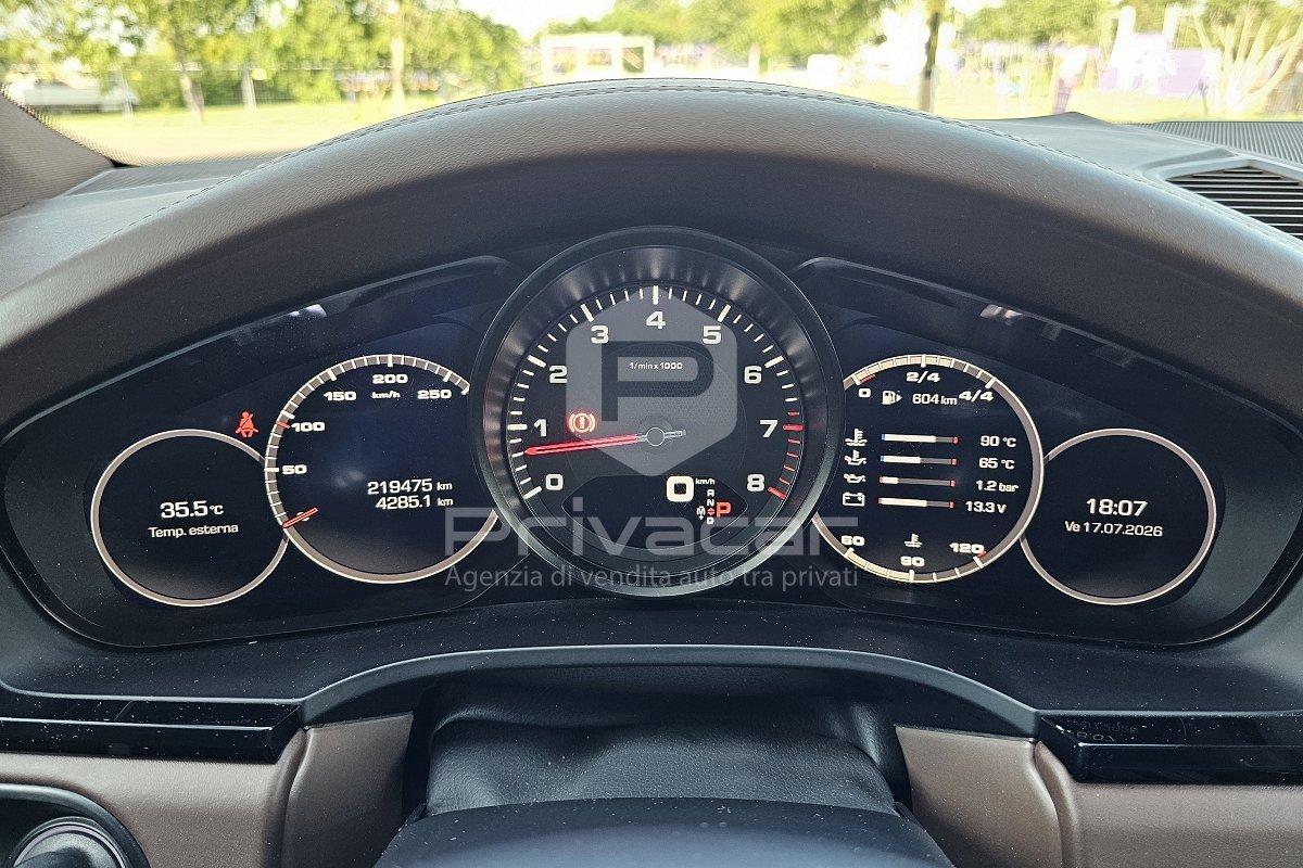PORSCHE Cayenne 3.0 V6