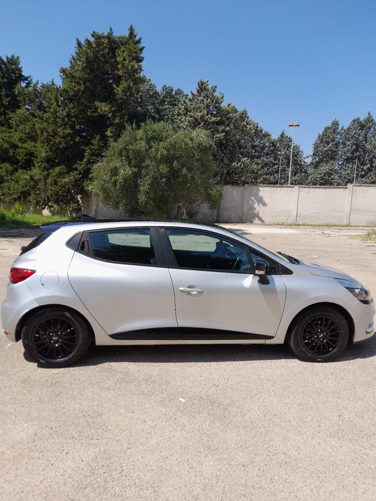 Renault Clio 1.2 75CV 5 porte Zen